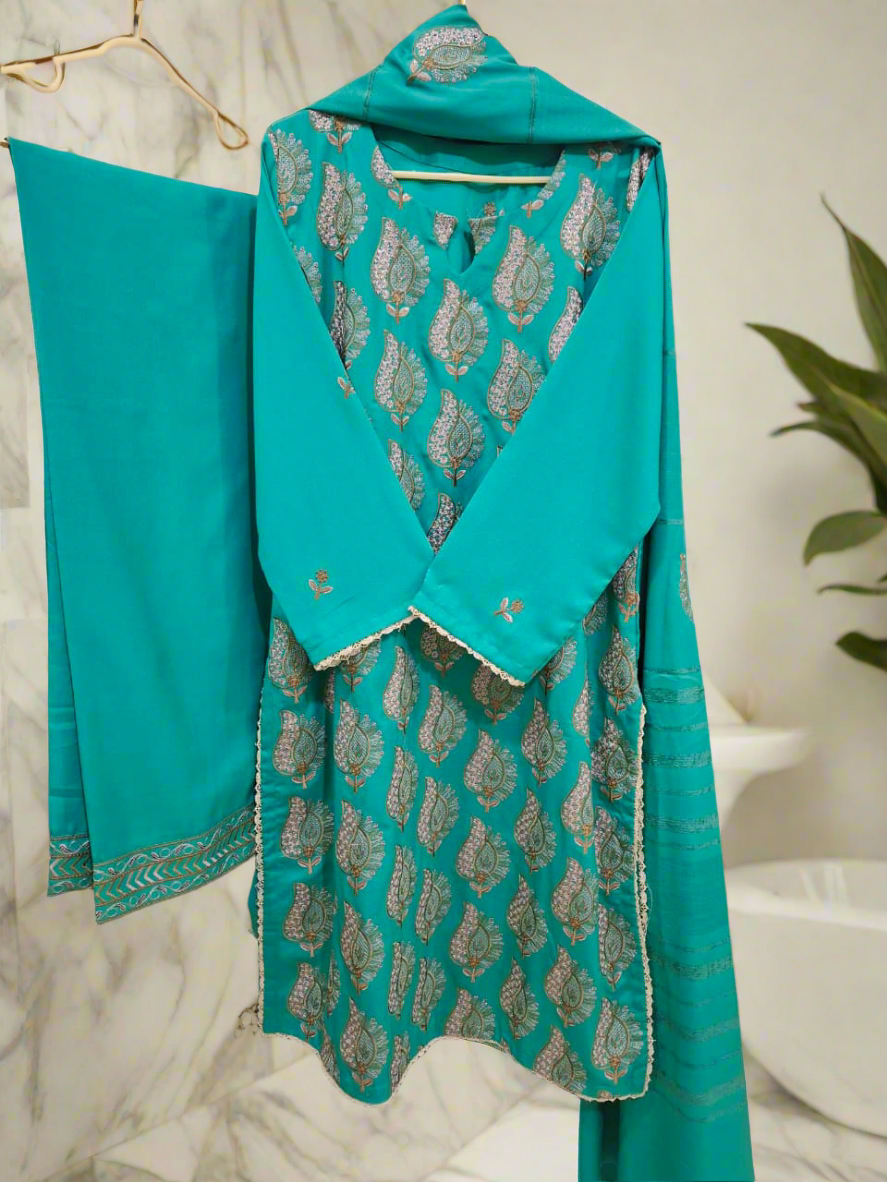 Stylish Dhanak 3pc Outfit – Ideal for Casual & Semi-Formal Wear