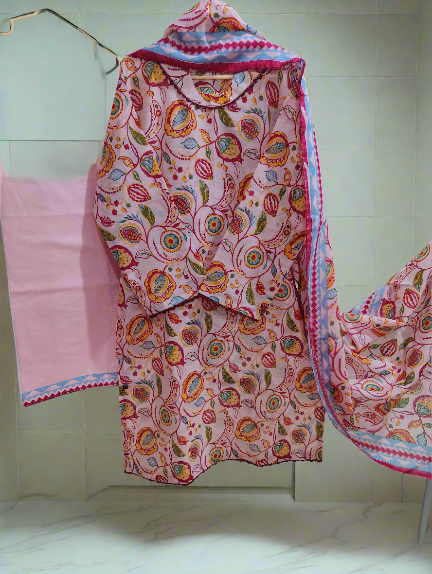 Lawn 3-Piece Outfit | Soft Fabric & Stylish Design