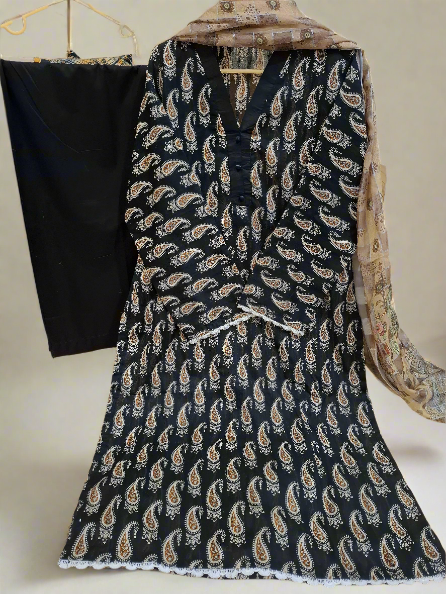 Elegant Lawn 3-Piece Suit | Summer Ready & Stylish