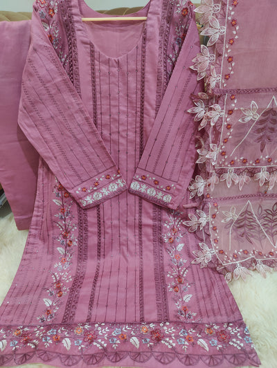 Chikankari Embroidered Lawn Suit – 3pc | Premium Collection