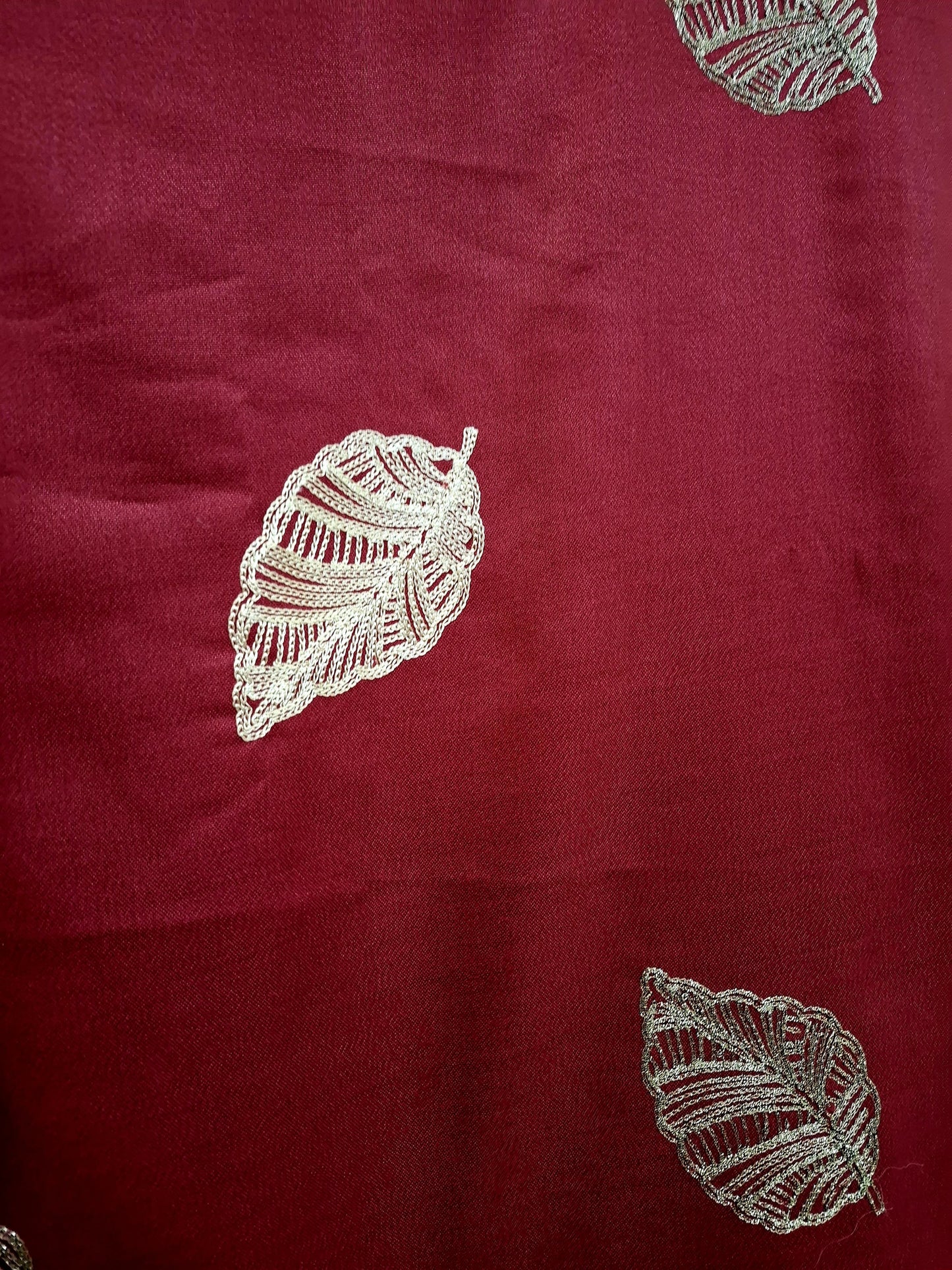 Elegant 3-Piece Dhanak Suit – Embroidered Shirt, Trousers & Dupatta