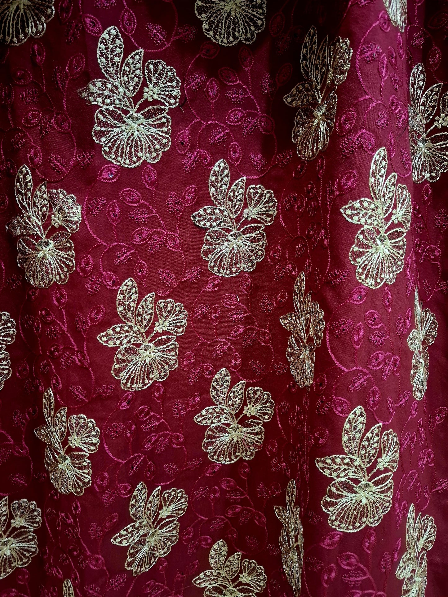 Elegant 3-Piece Dhanak Suit – Embroidered Shirt, Trousers & Dupatta