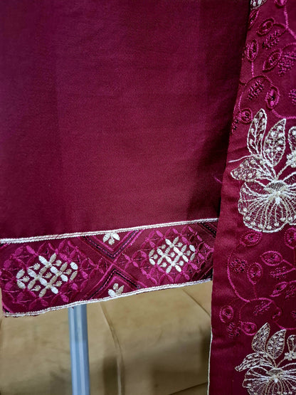 Elegant 3-Piece Dhanak Suit – Embroidered Shirt, Trousers & Dupatta